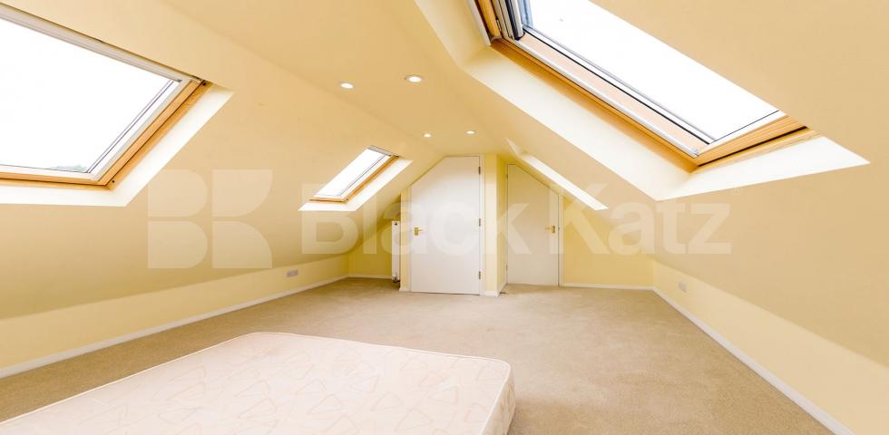 			3 Bedroom, 1 bath, 1 reception Terraced House			 Wormholt Road, Shepherds Bush